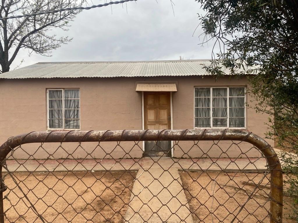 2 Bedroom House in Mlungisi