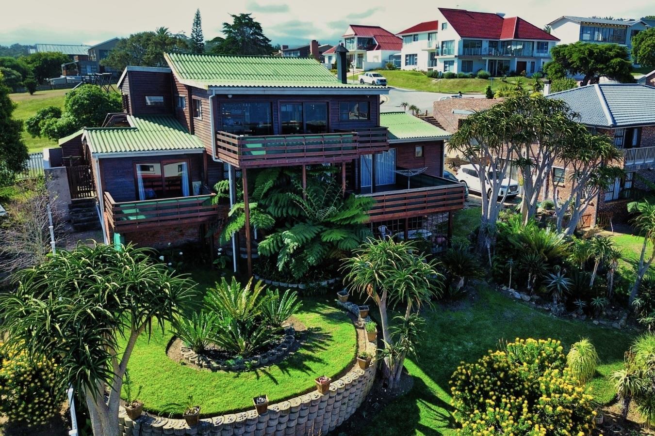 4 Bedroom House in Herolds Bay