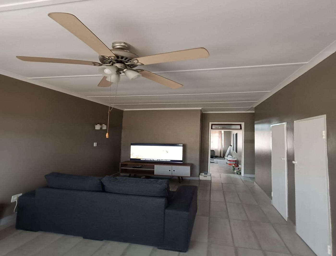 2 Bedroom Apartment in Scottburgh Central