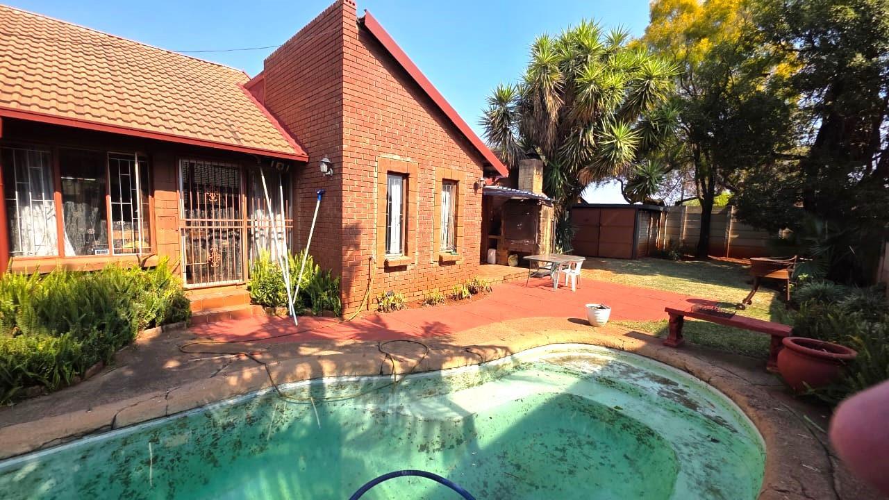 3 Bedroom Duet in Doornpoort