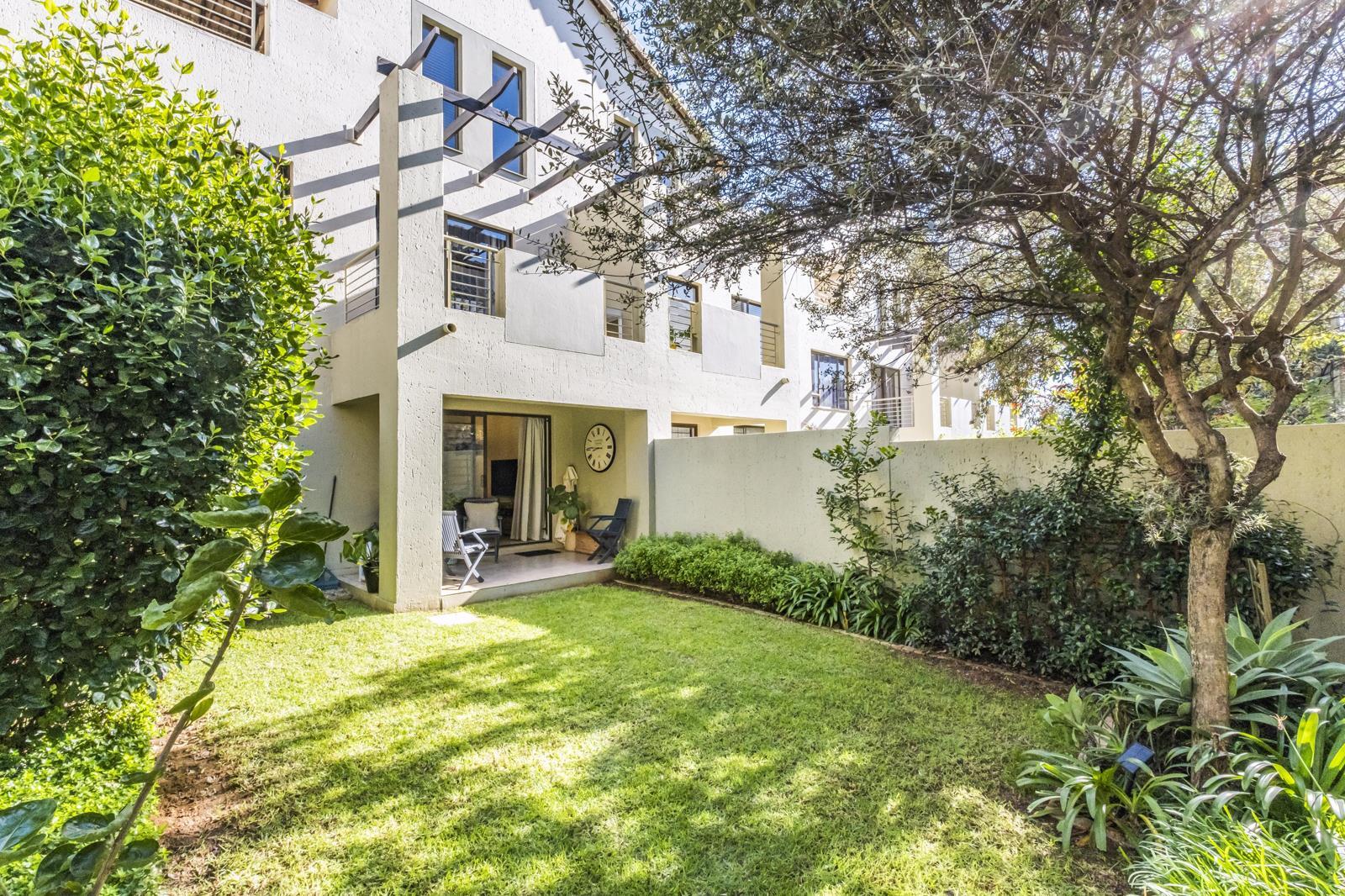 1 Bedroom Townhouse in Bryanston