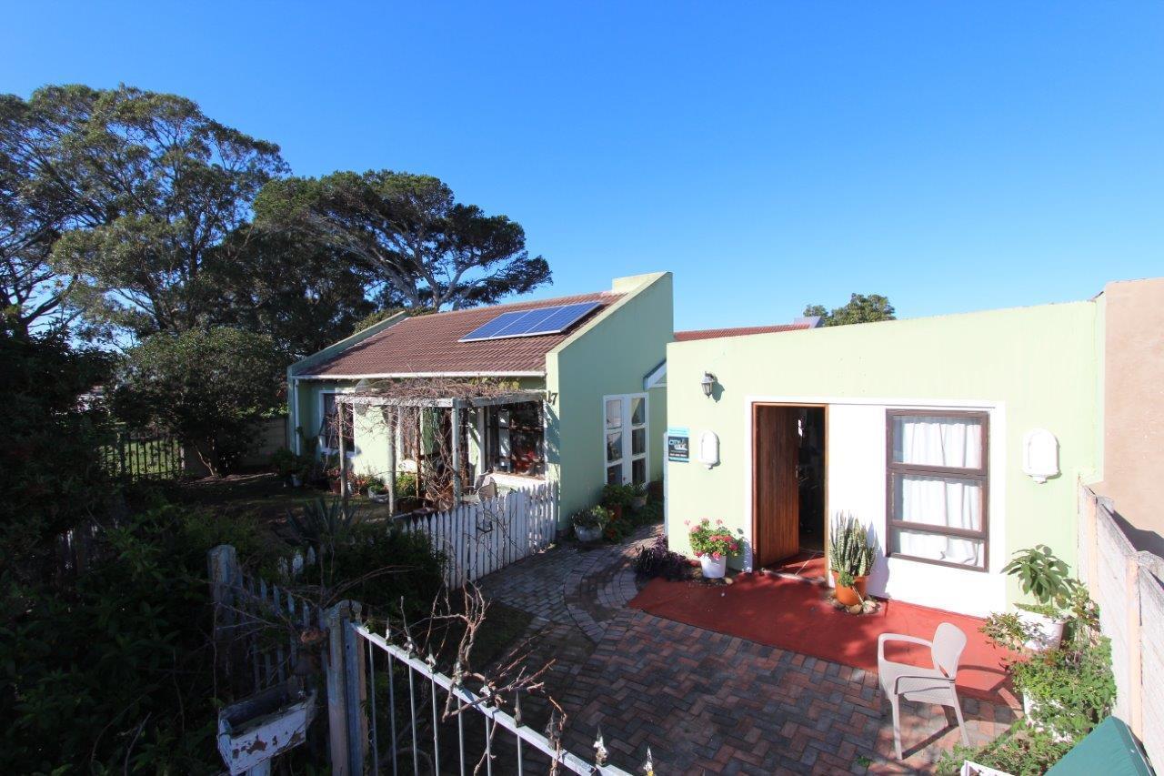 2 Bedroom House in Overbaakens