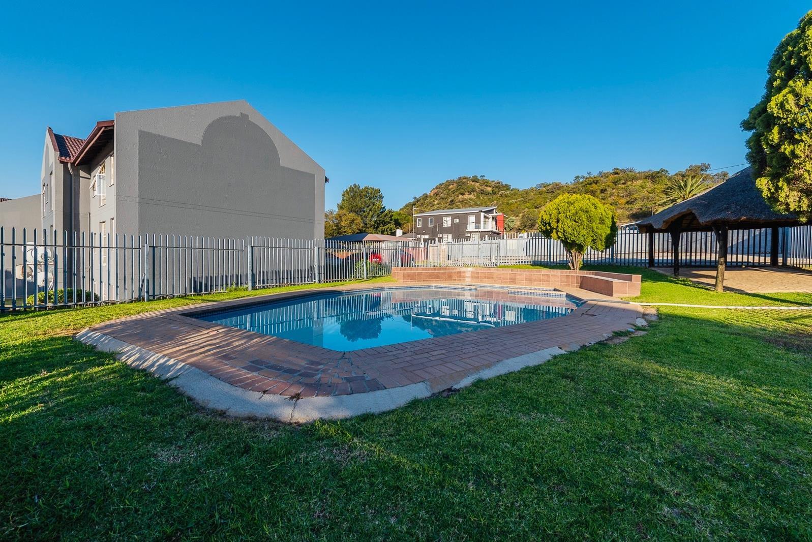 1 Bedroom Apartment in Alan Manor