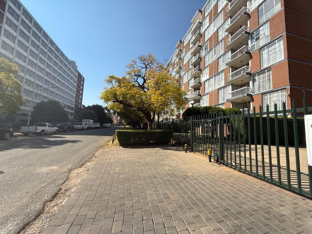 3 Bedroom Apartment in Bedford Gardens