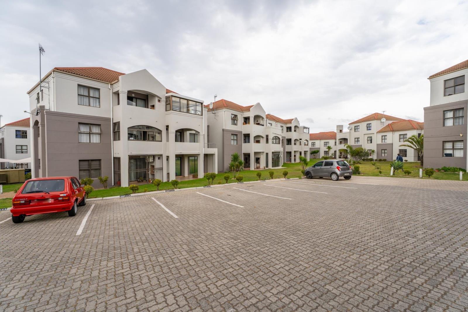 2 Bedroom Apartment in Vredekloof East