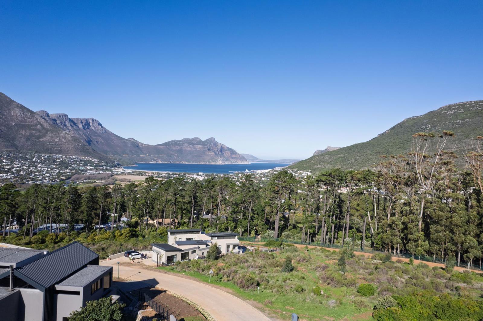 1 508 m² Land available in Hout Bay Central