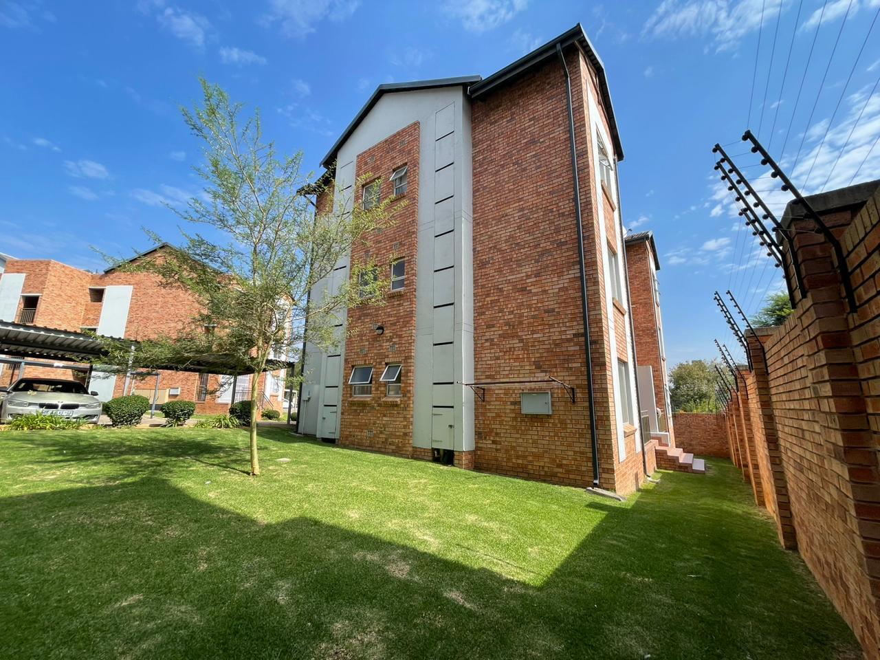2 Bedroom Apartment in Randpark Ridge