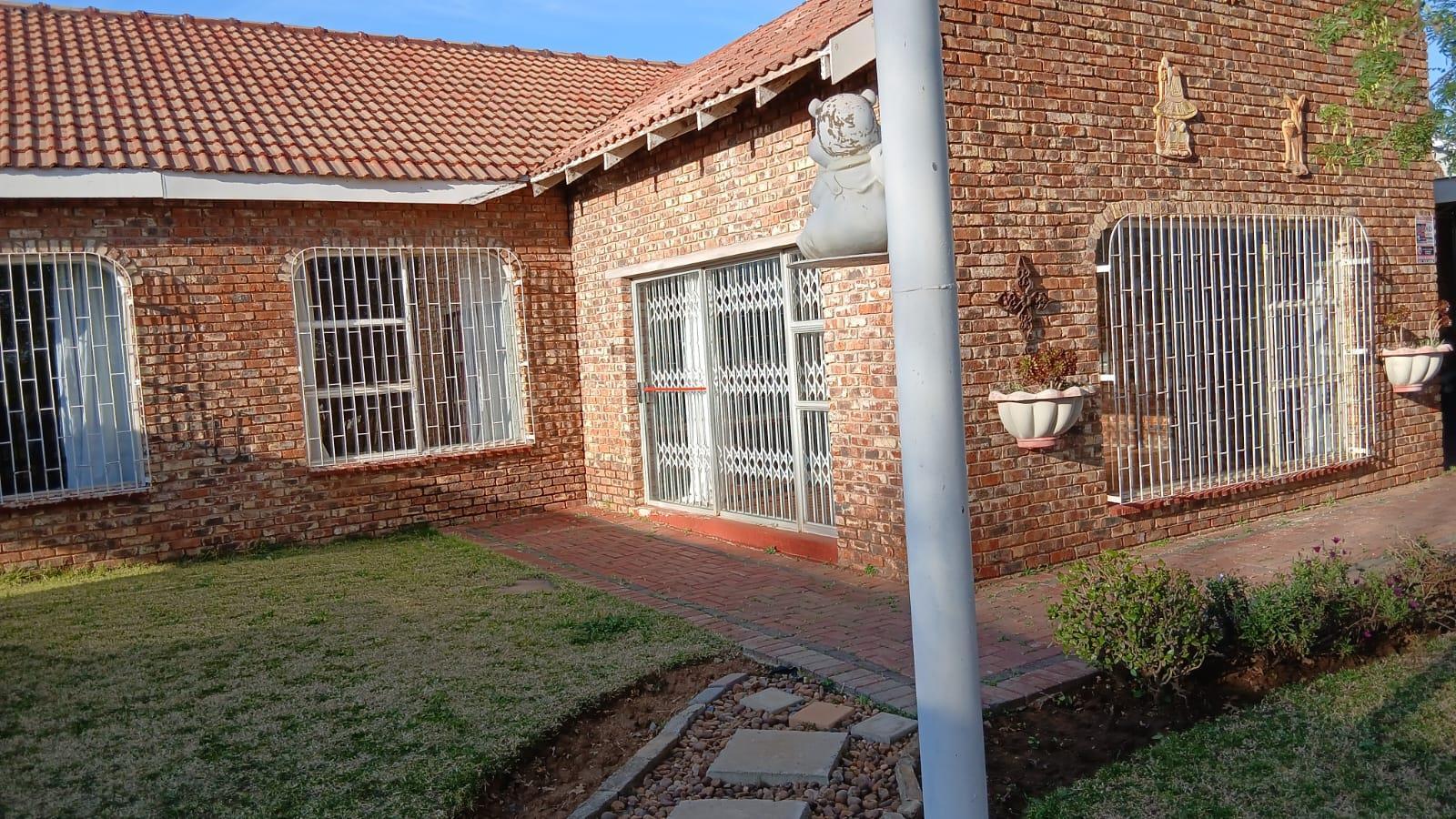 3 Bedroom House in Seemeeupark