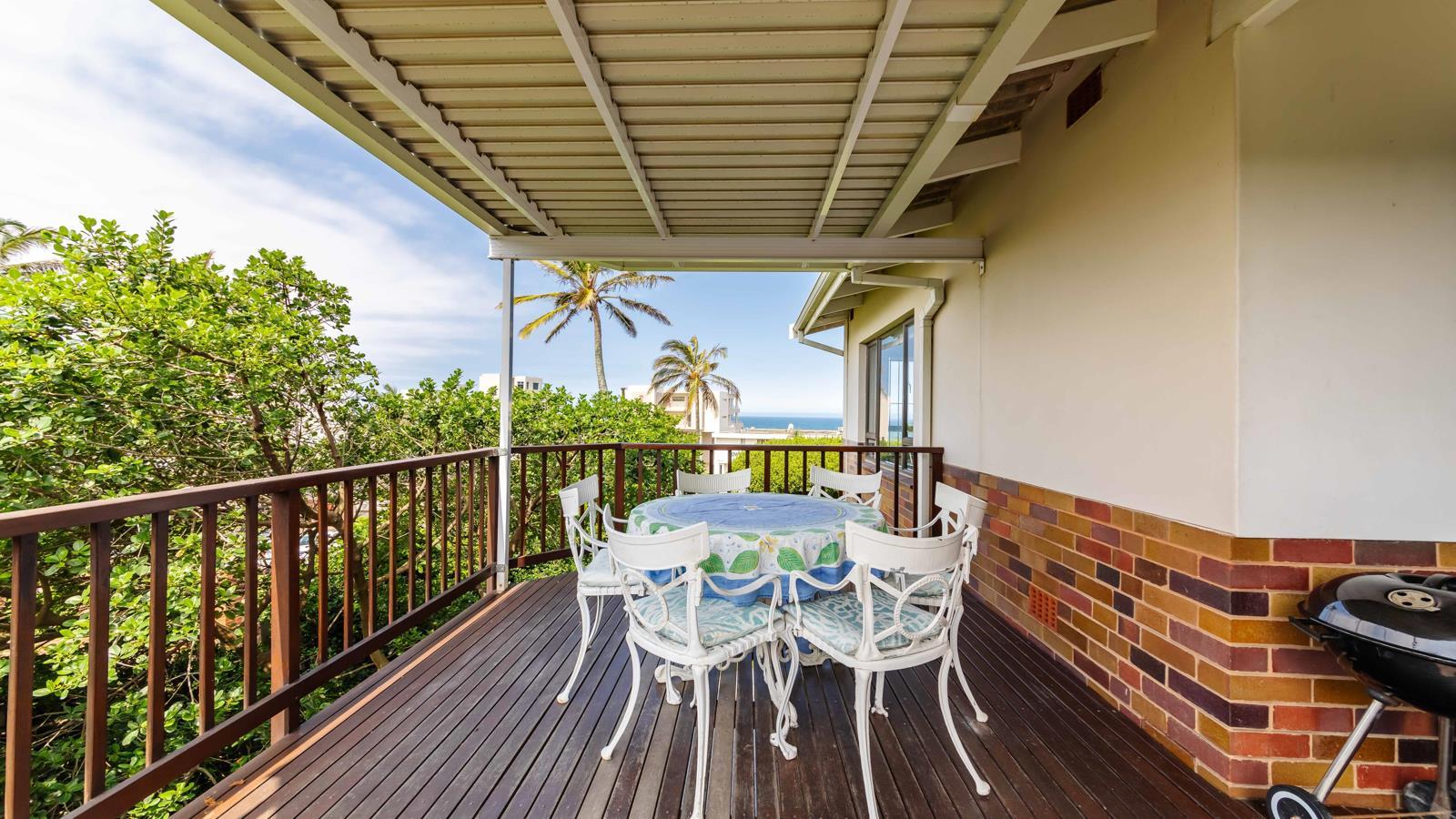 5 Bedroom House in Compensation Beach