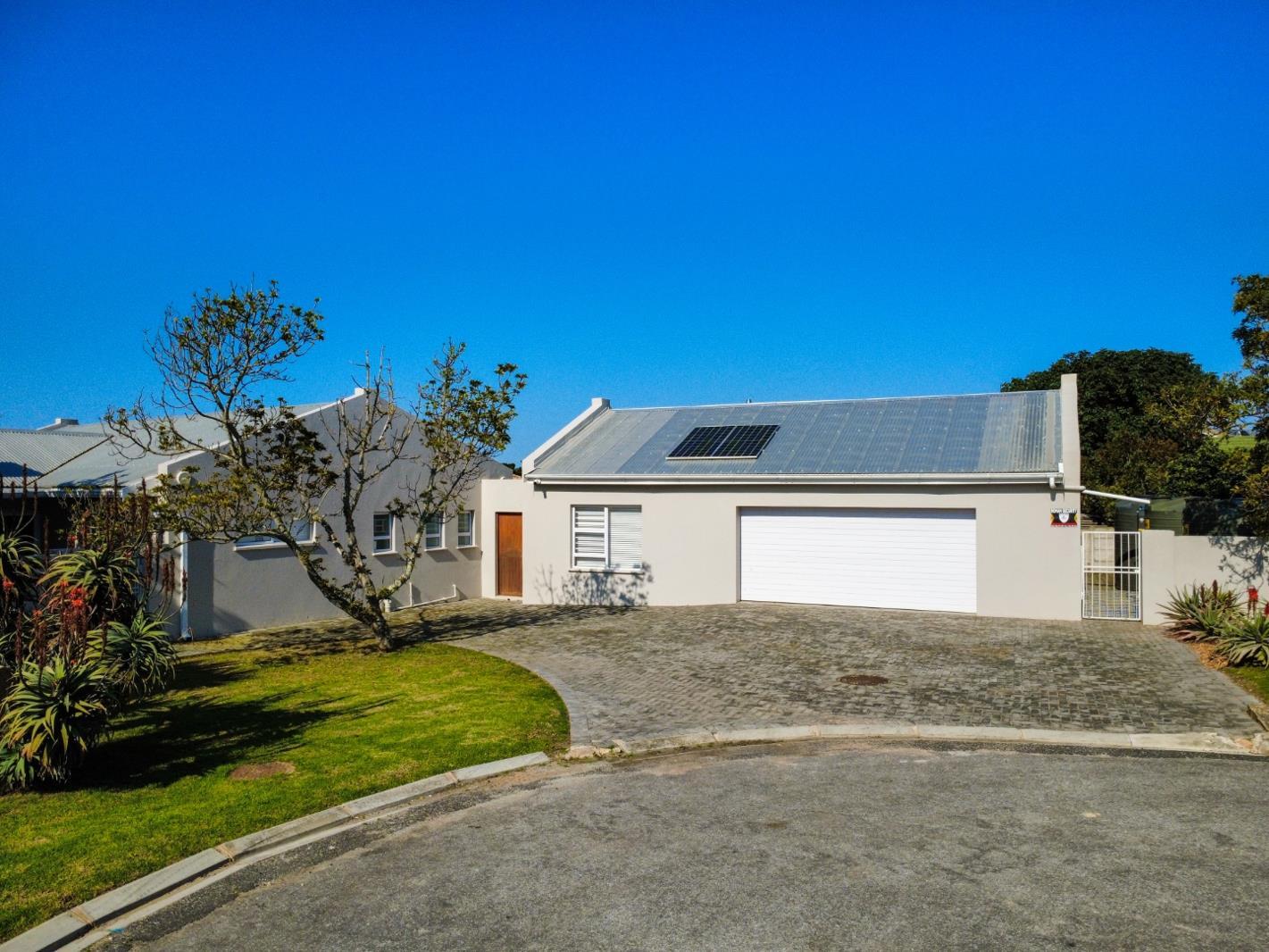 5 Bedroom House in Stilbaai Wes