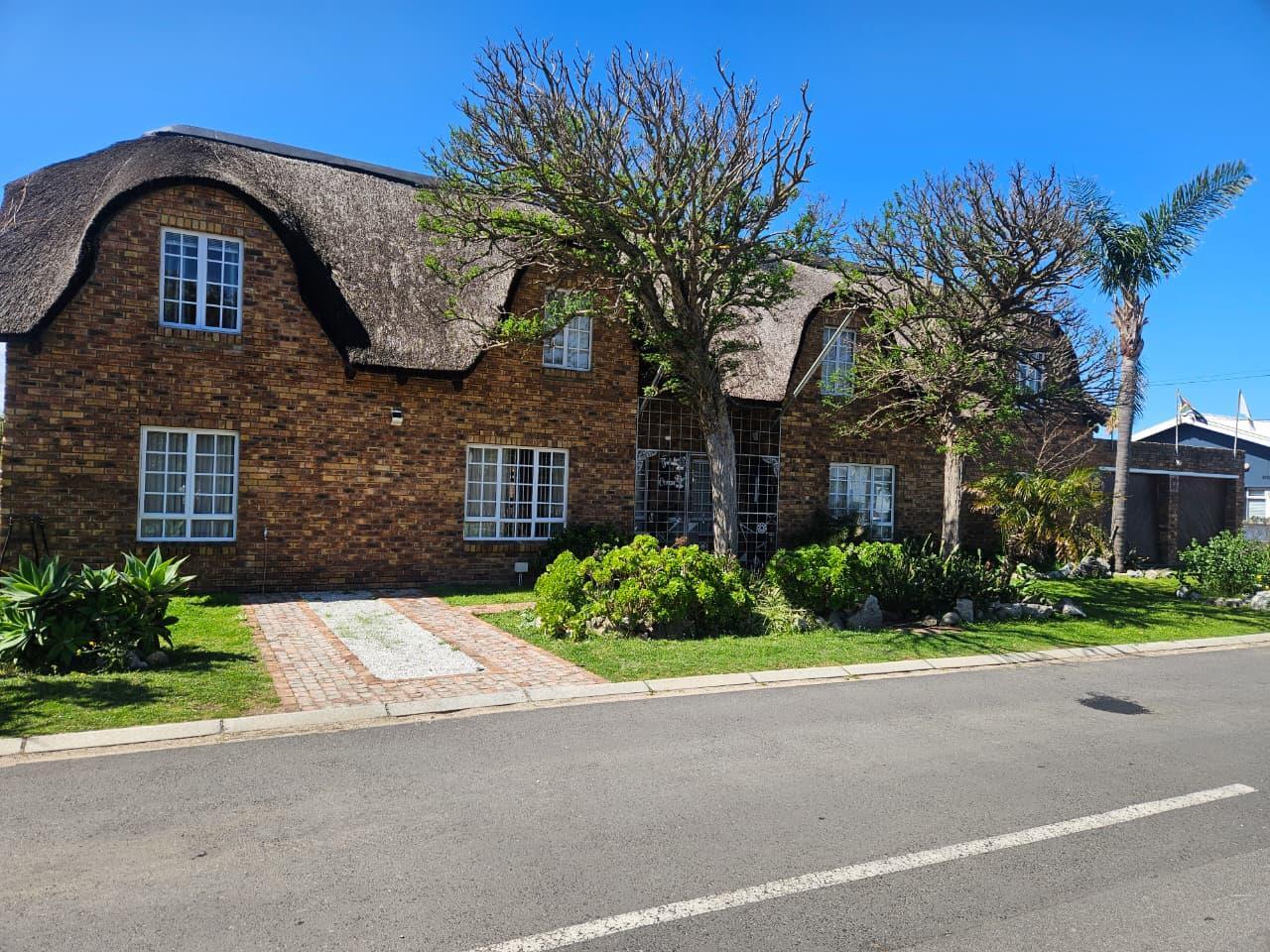 7 Bedroom House in Kleinmond