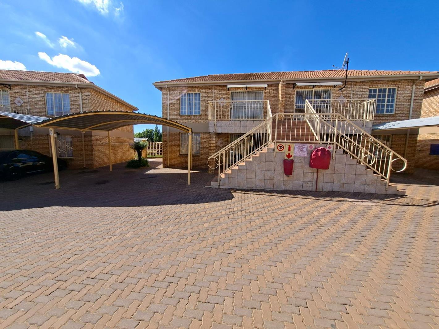2 Bedroom Apartment in Helikon Park