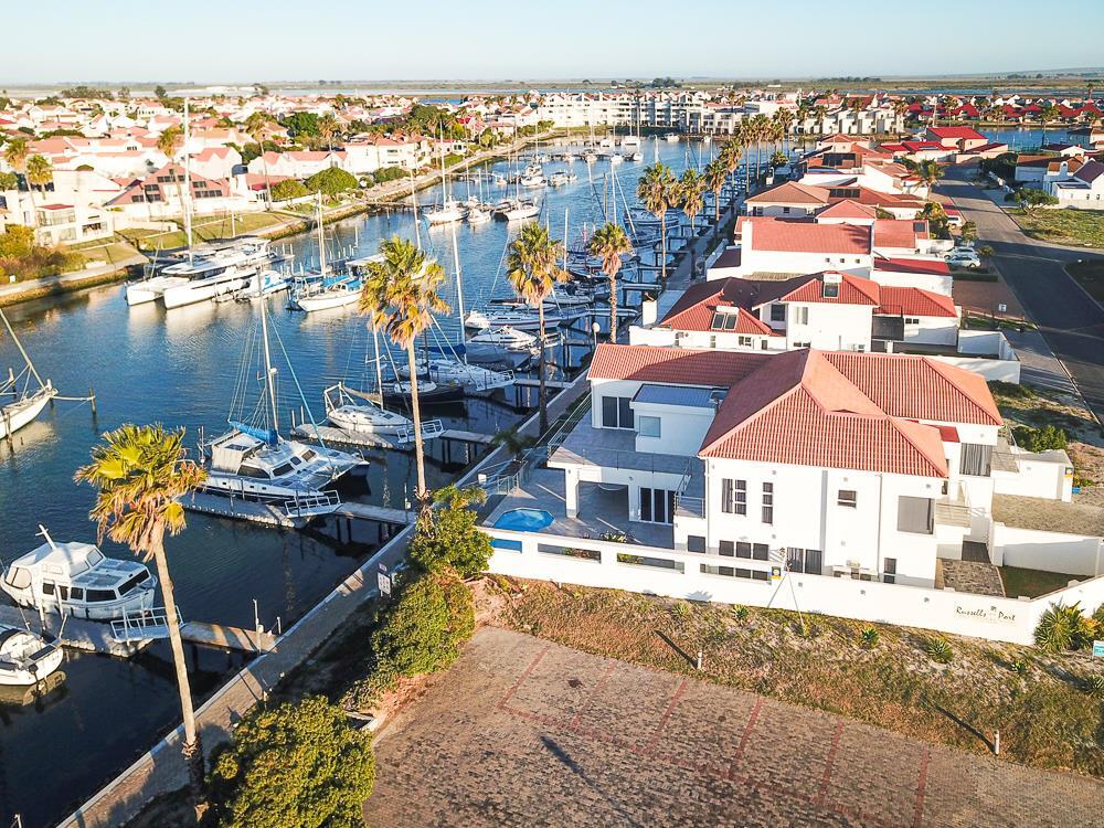 5 Bedroom House in Port Owen