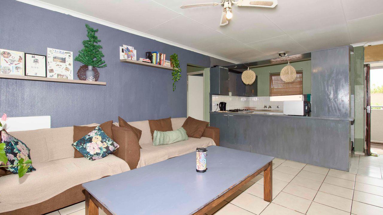 3 Bedroom Apartment in Die Hoewes
