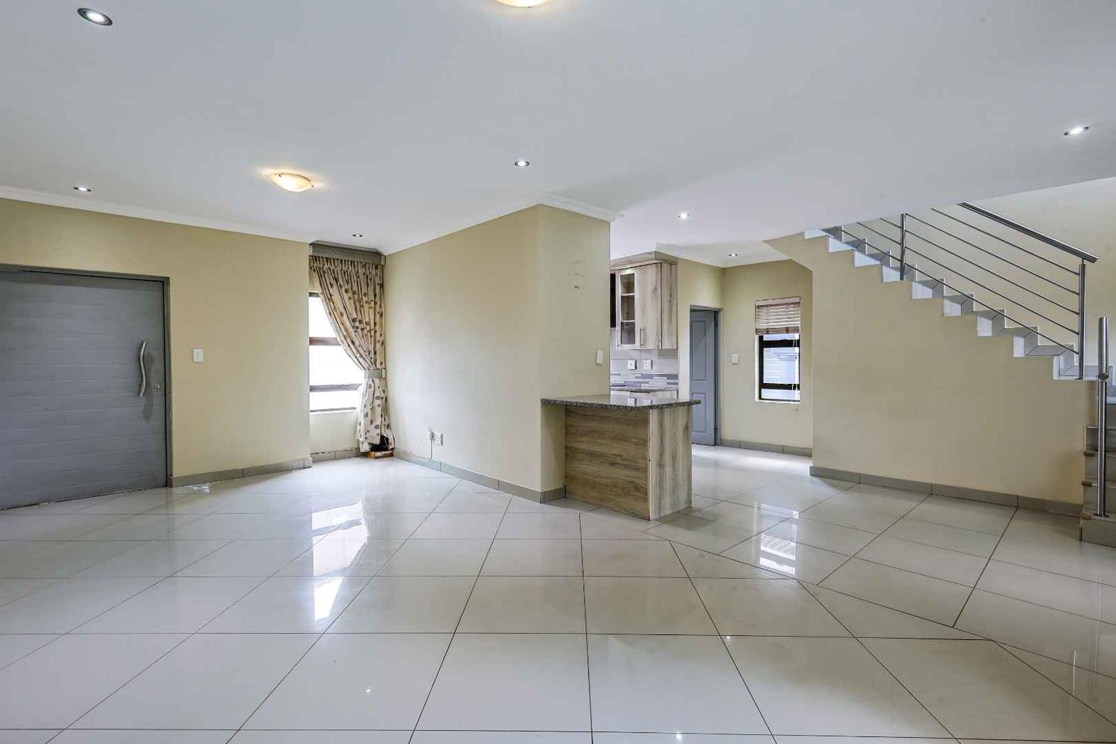 3 Bedroom House in Olympus AH