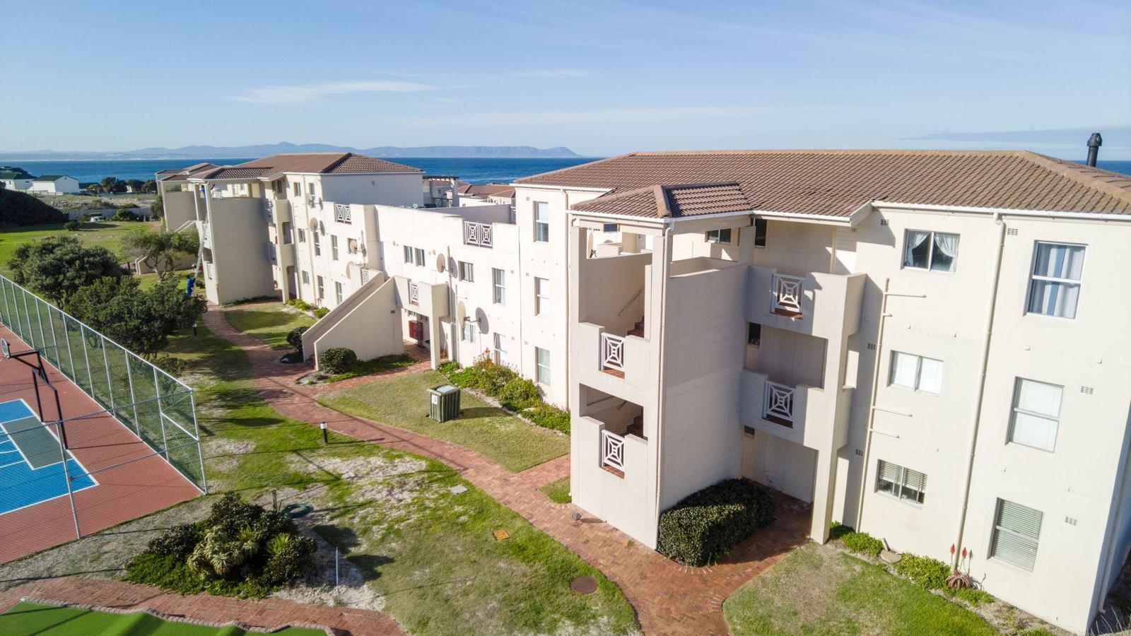 3 Bedroom Apartment in Hermanus Beach Club