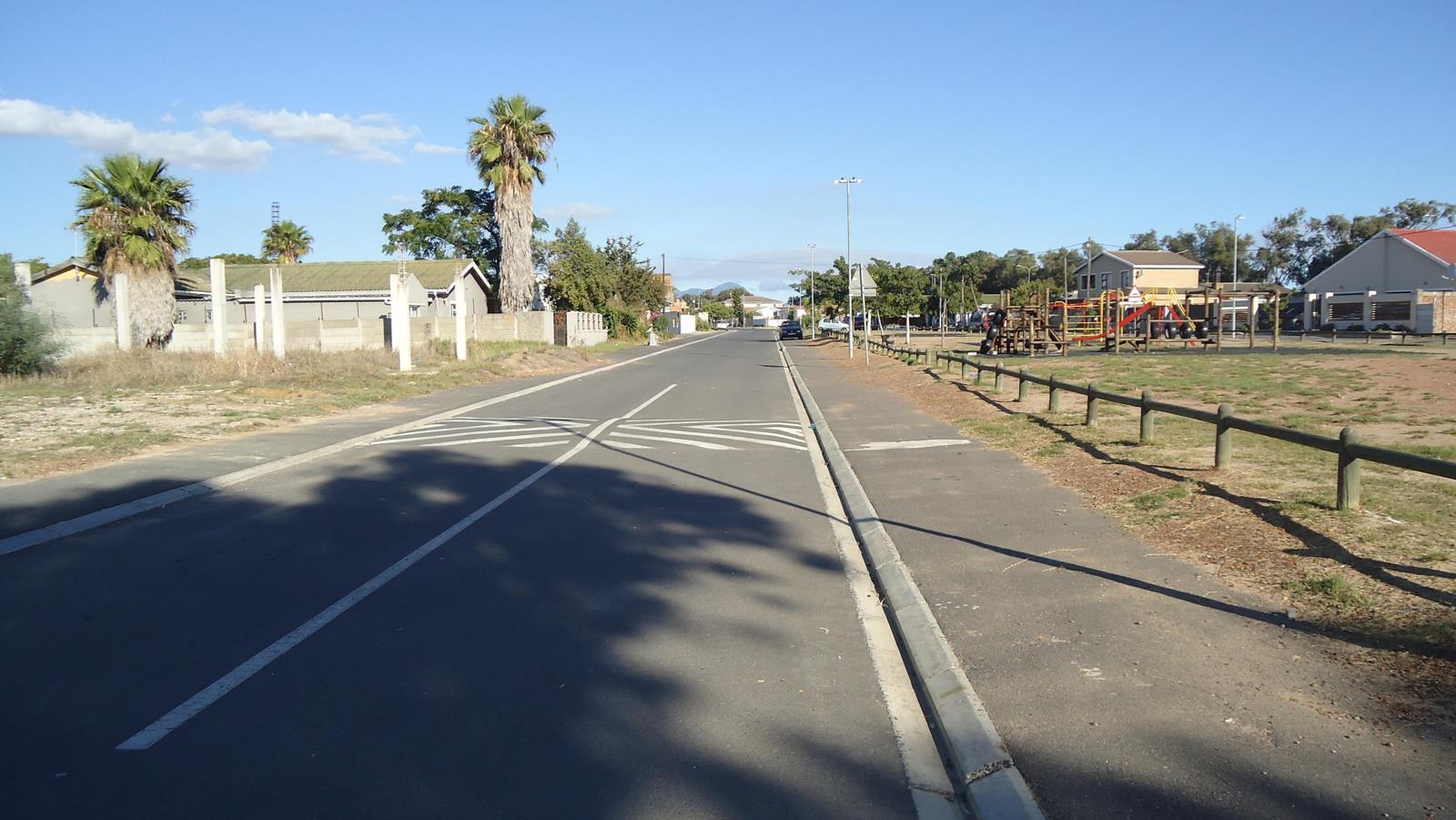 495 m² Land available in Croydon