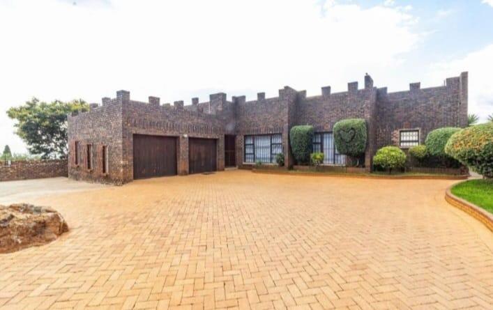 5 Bedroom House in Bassonia