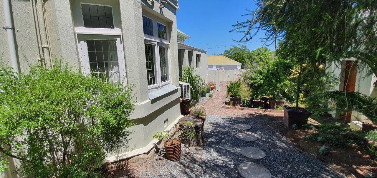 6 Bedroom House in King Williams Town (Qonce) Central