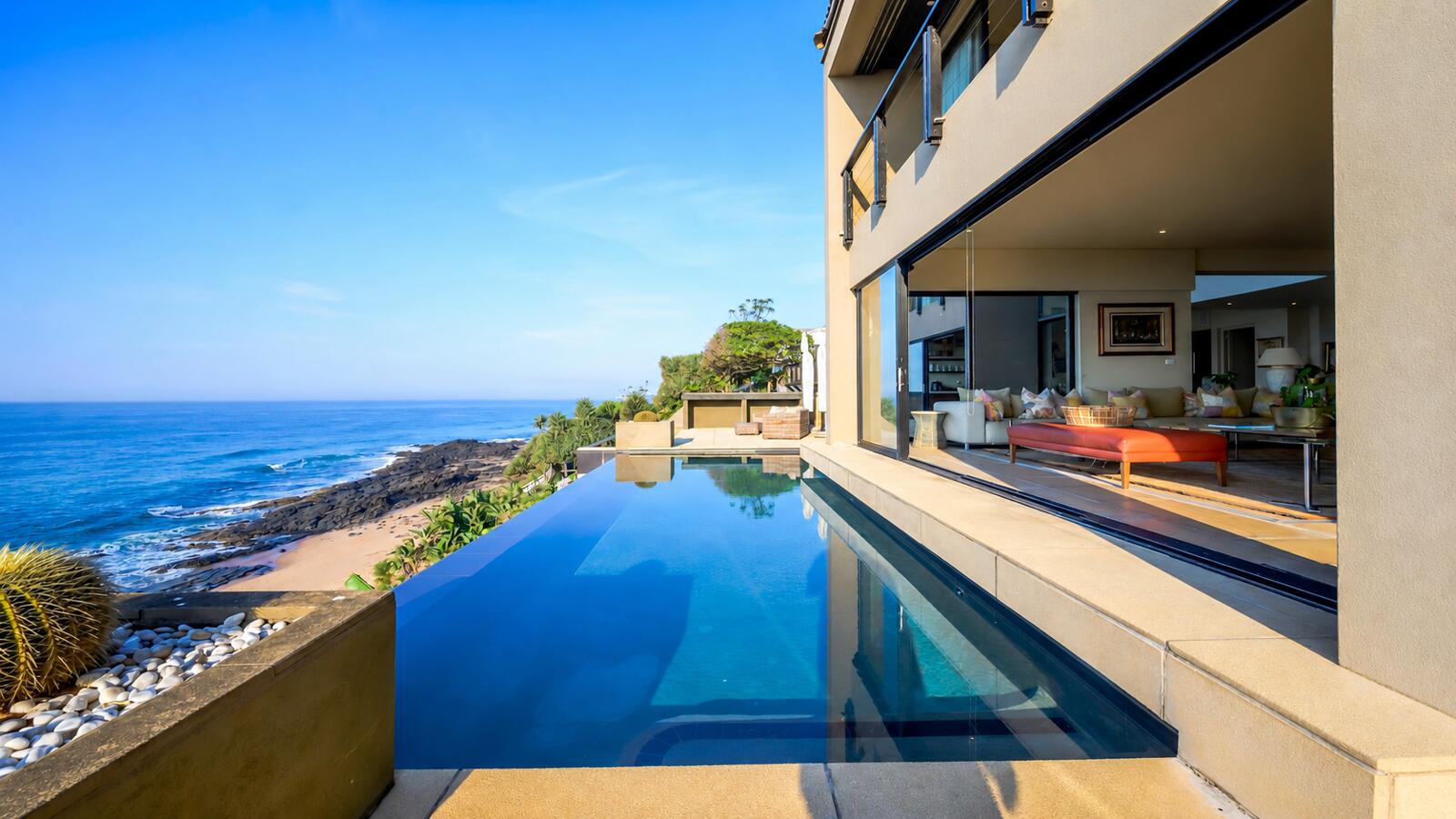 7 Bedroom House in Sheffield Beach