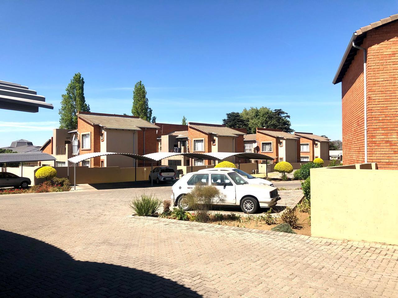 2 Bedroom Apartment in Ravensklip