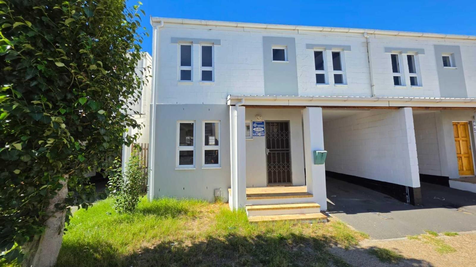 3 Bedroom Townhouse in Ruyterwacht