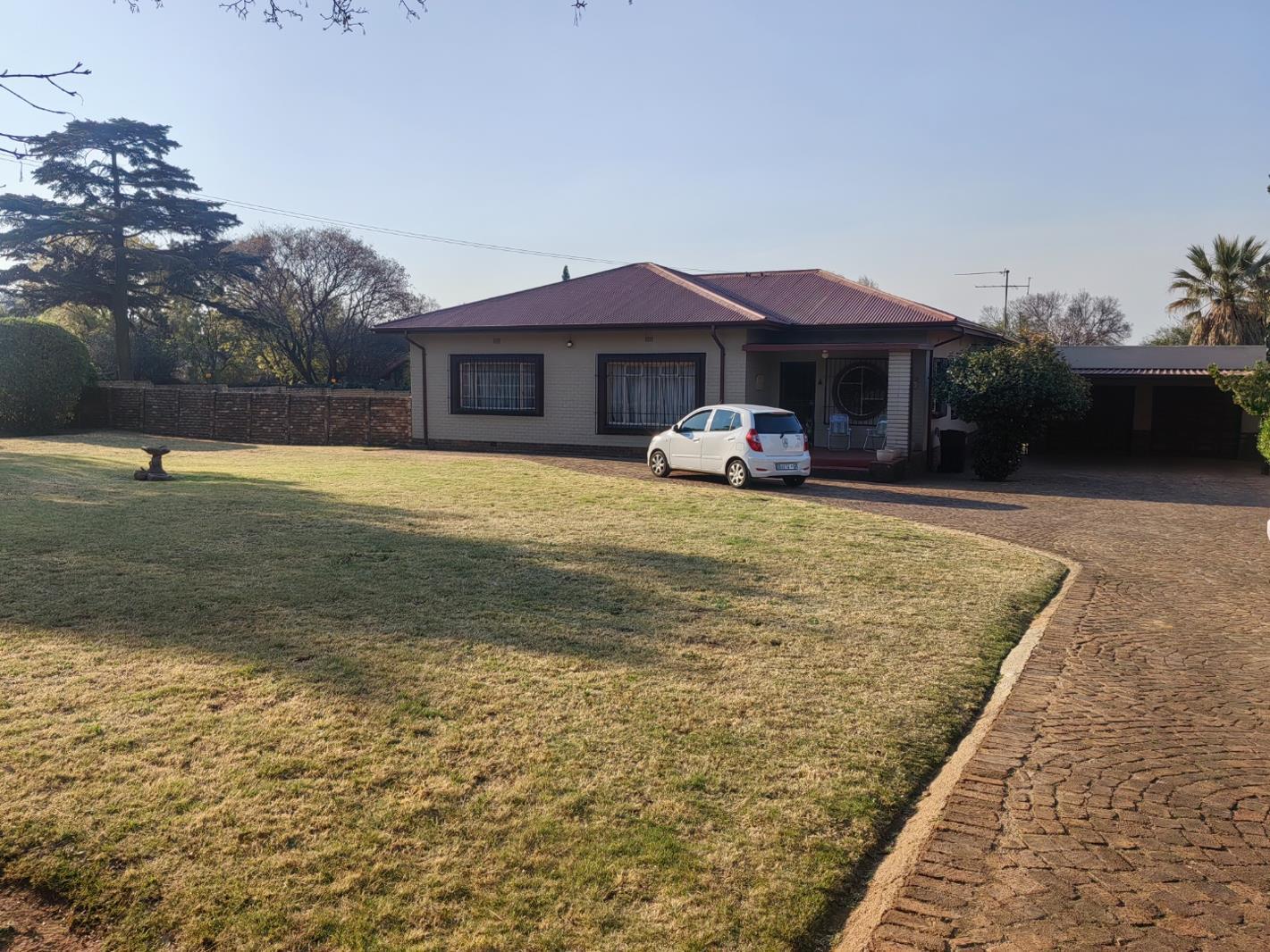 3 Bedroom House in Parkhill Gardens