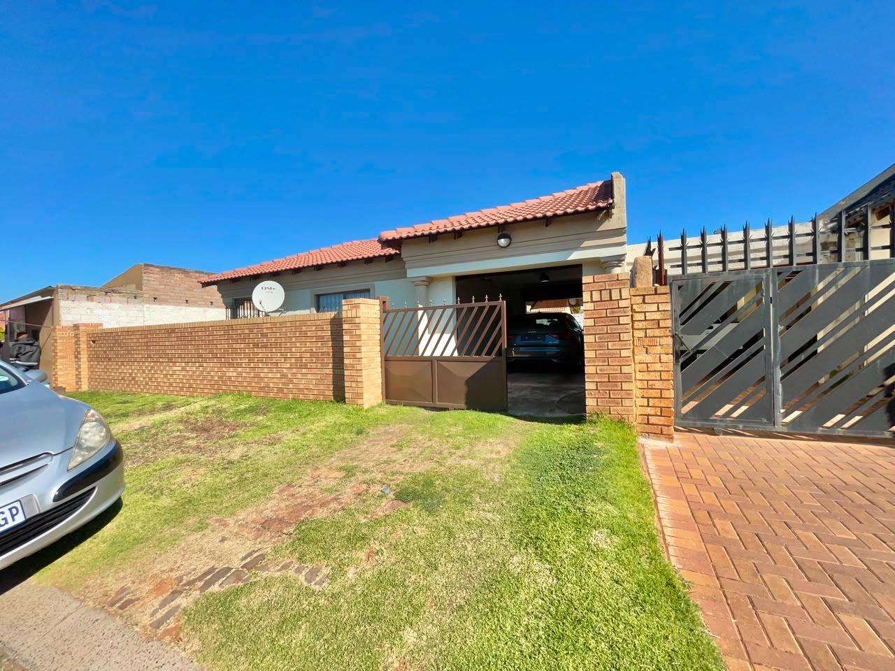 3 Bedroom House in Vosloorus