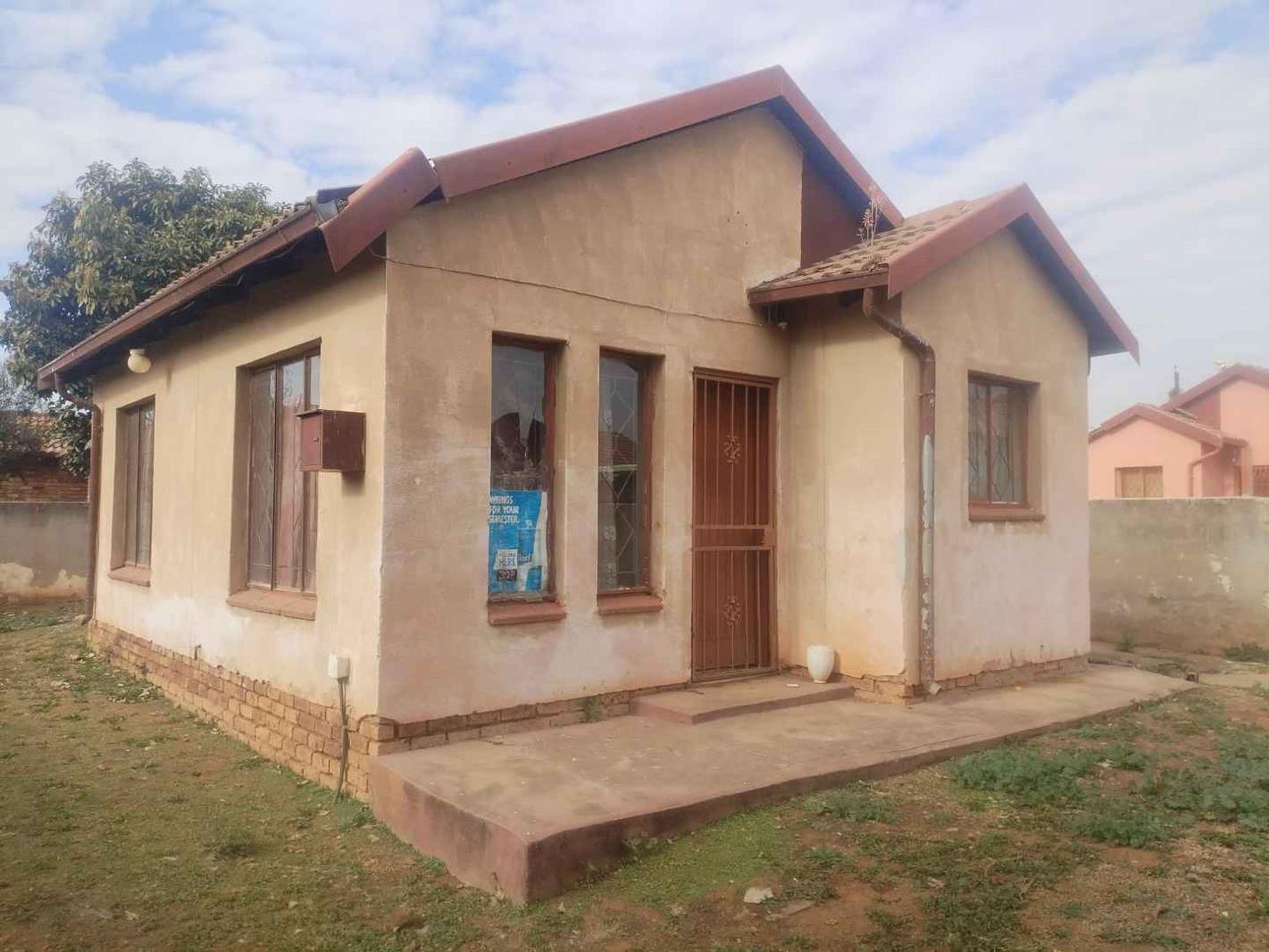 2 Bedroom House in Mahube Valley