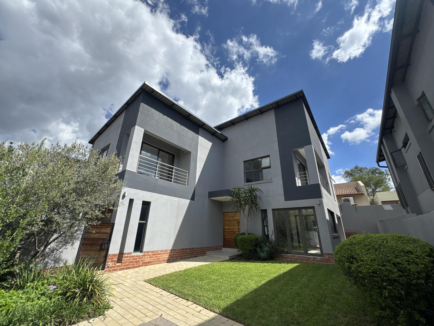 4 Bedroom Cluster in Bryanston East