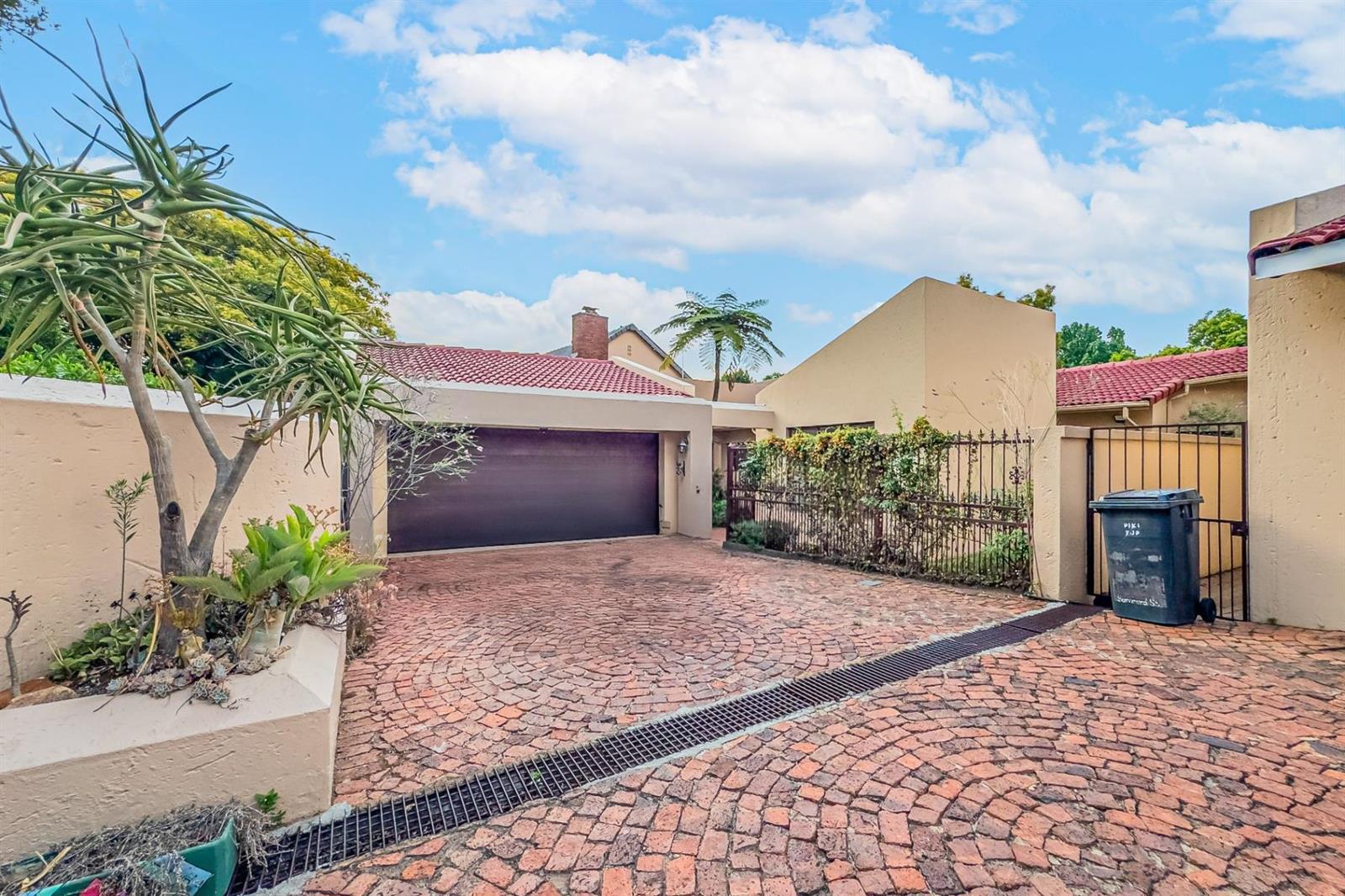 3 Bedroom House in Cresta