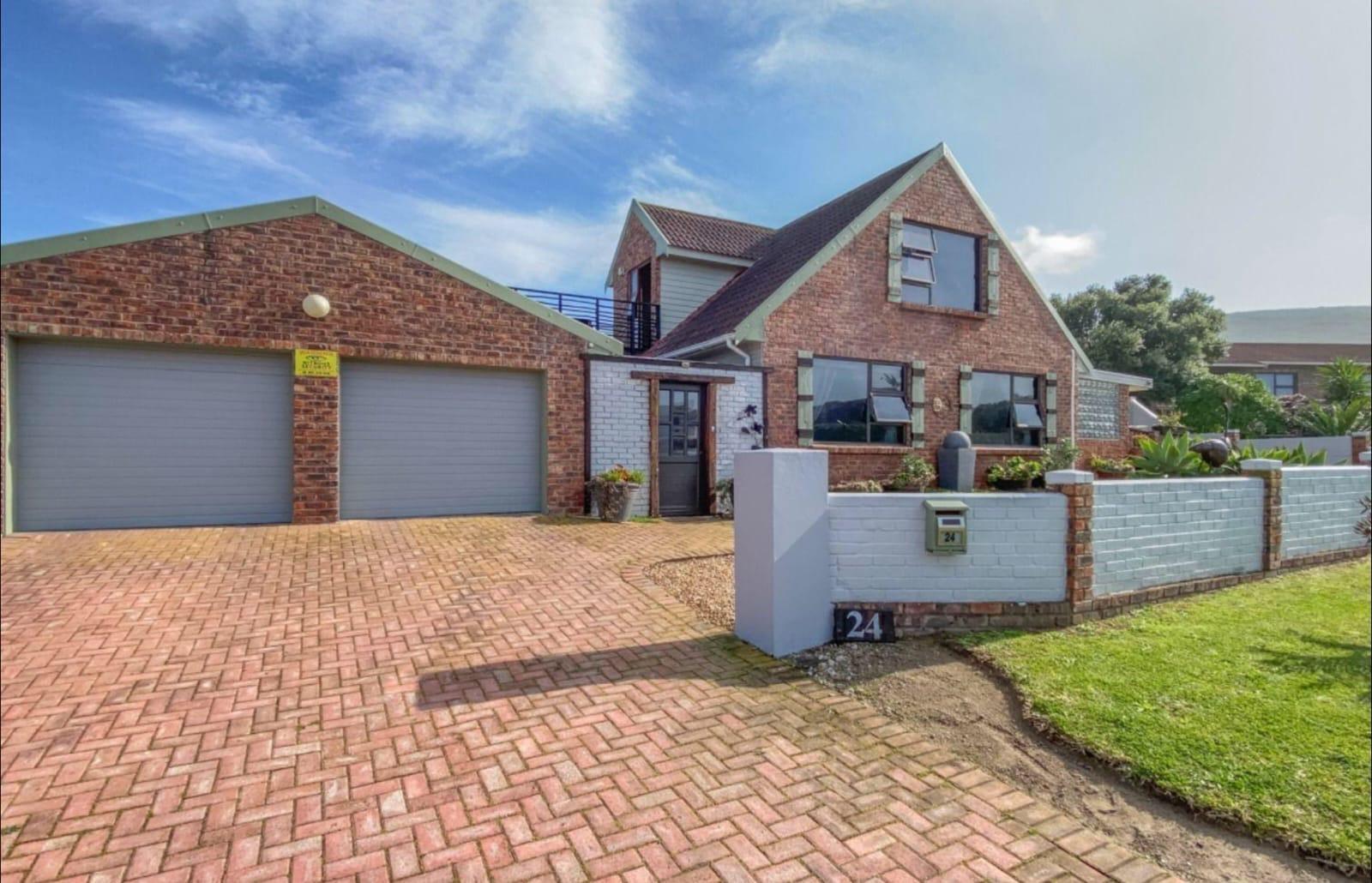 3 Bedroom House in Beachview