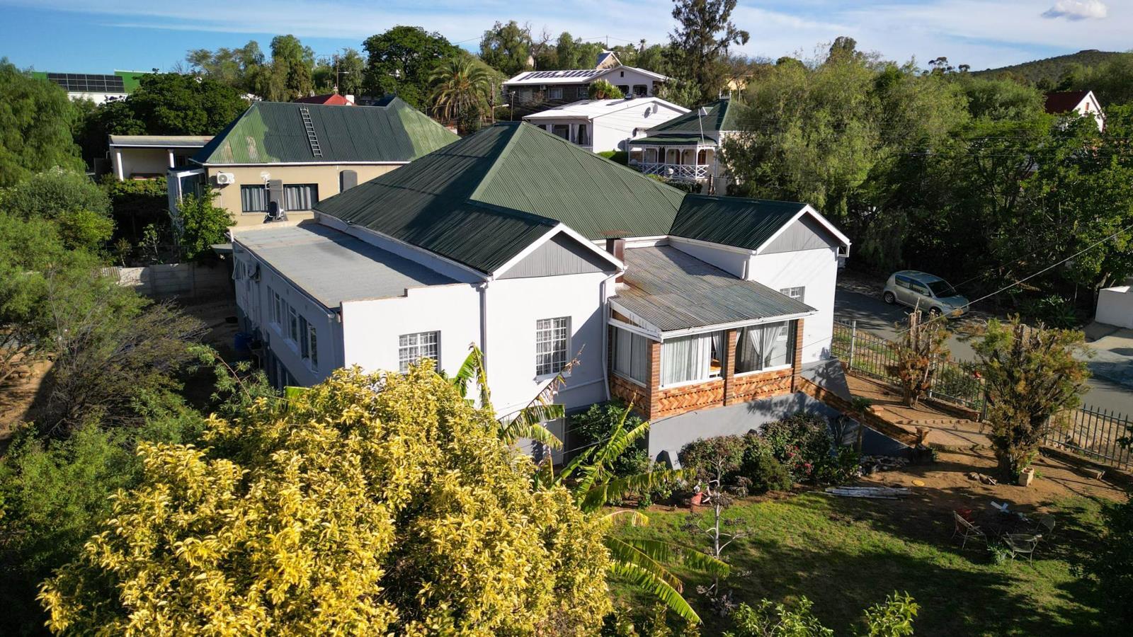 5 Bedroom House in De Rust