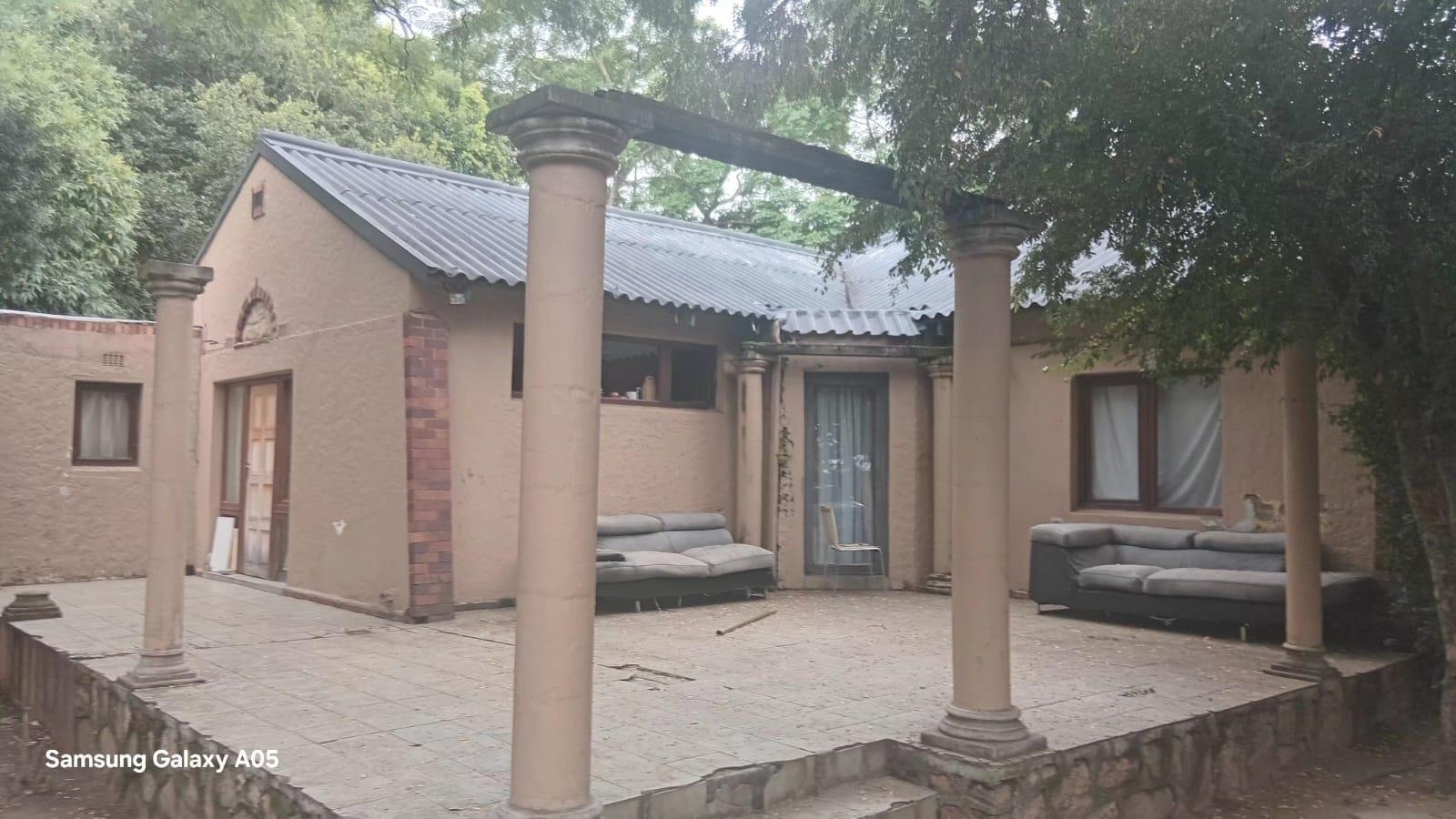 6 Bedroom House in Craighall