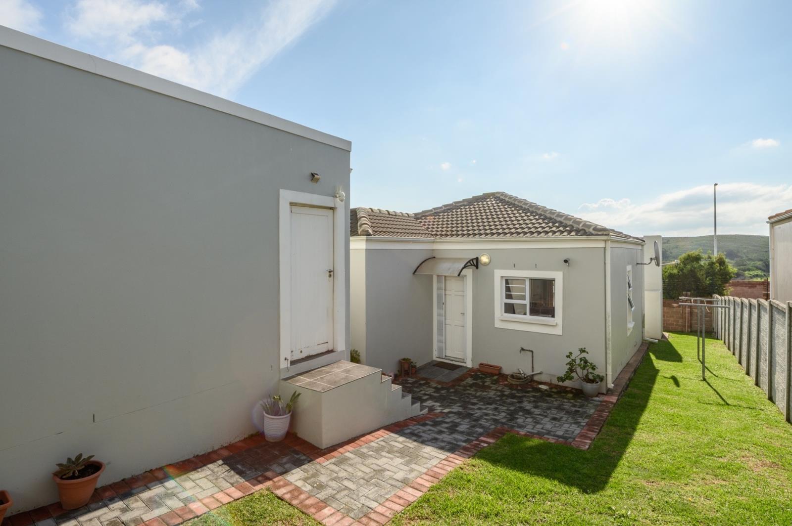 3 Bedroom House in Westbrook