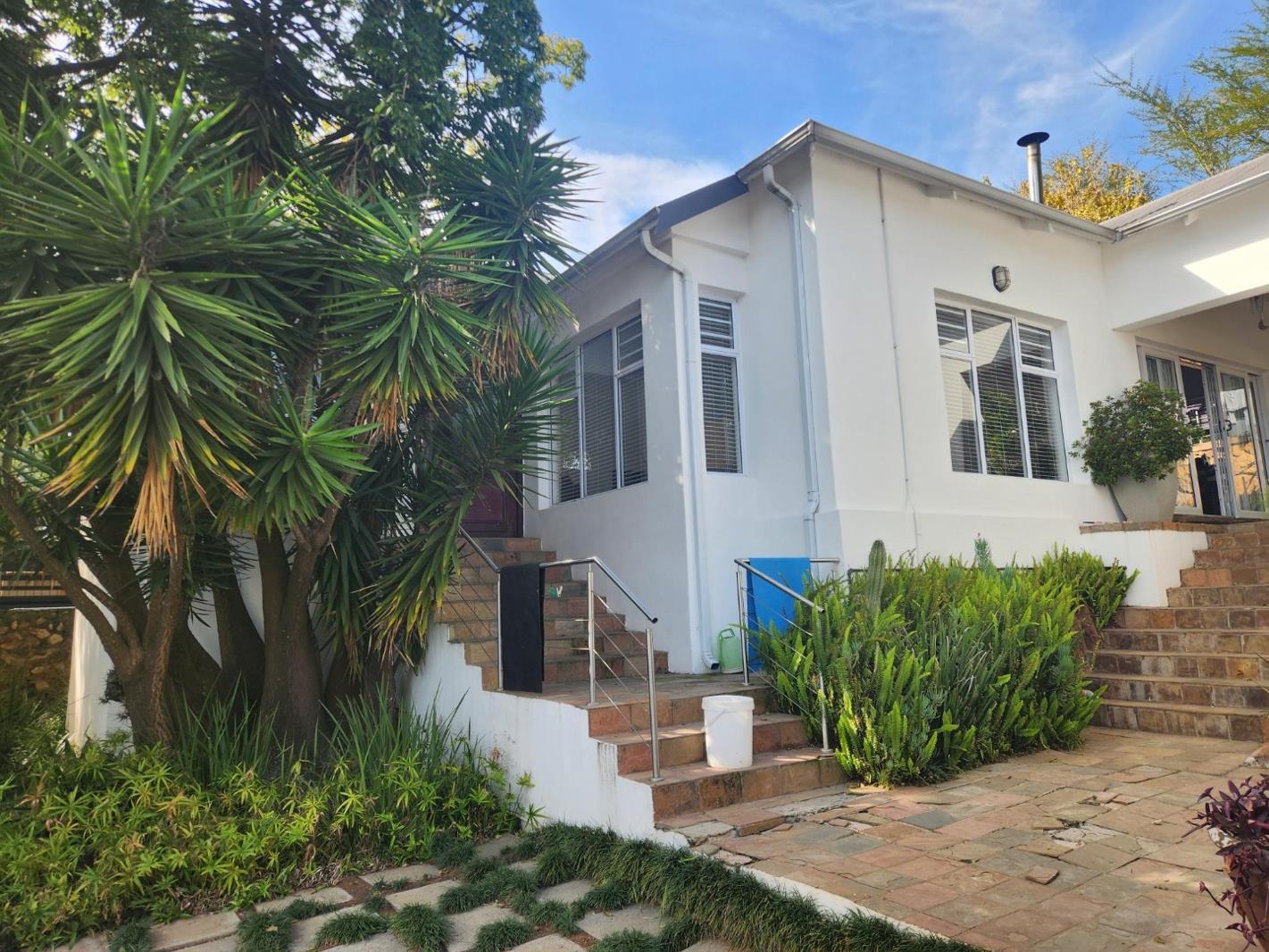 3 Bedroom House in Kensington