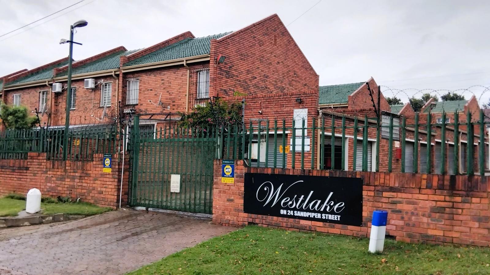 3 Bedroom Townhouse in Florida Lake