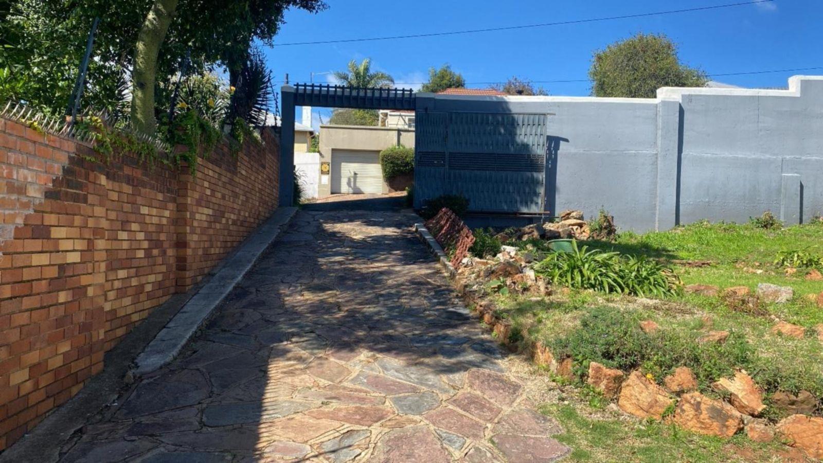 3 Bedroom House in Kensington
