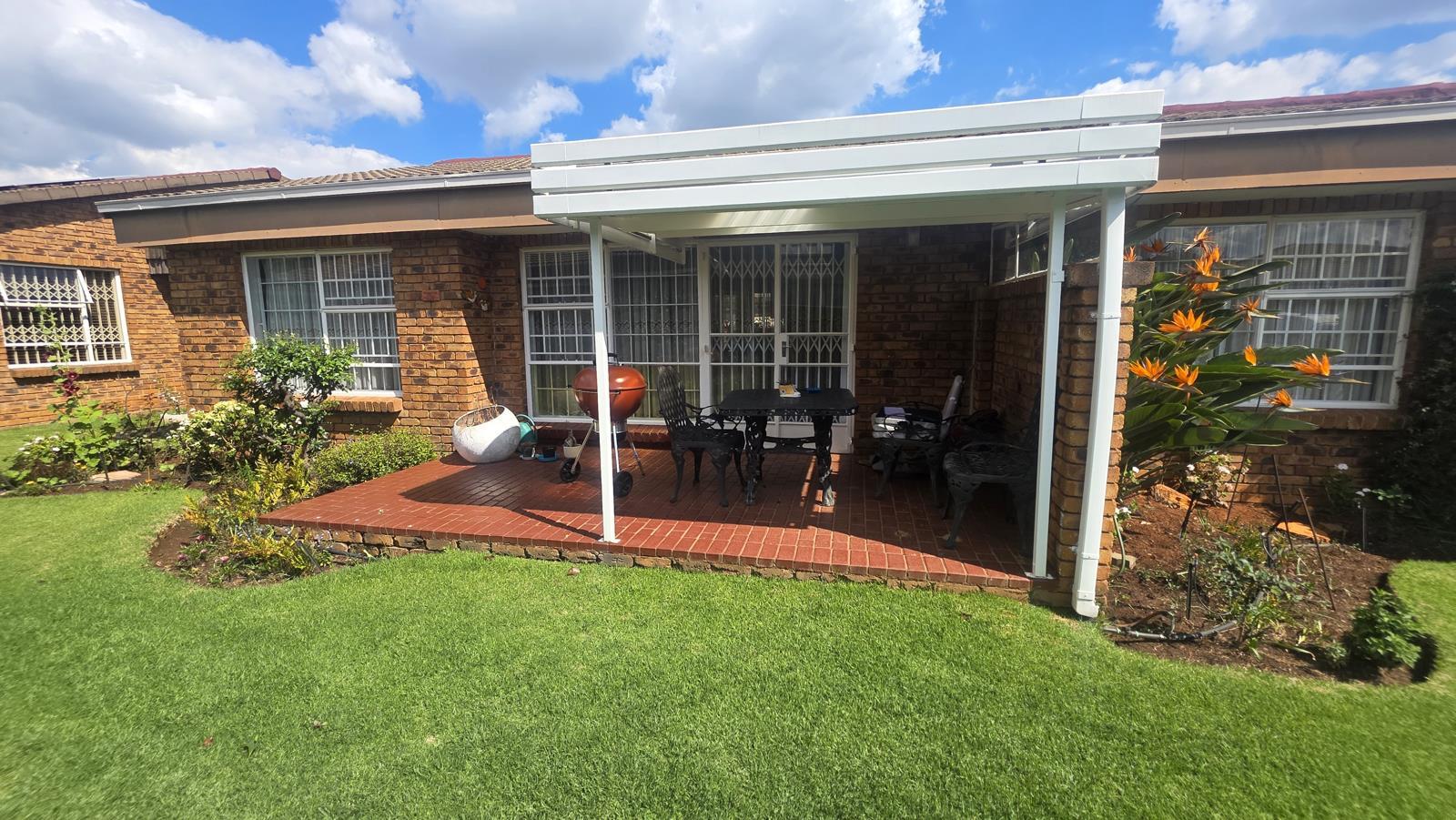 2 Bedroom Simplex in Norton Park