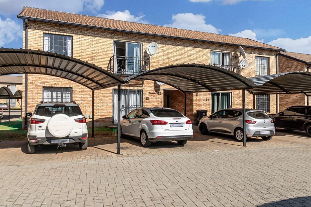 2 Bedroom Apartment in Weltevreden Park