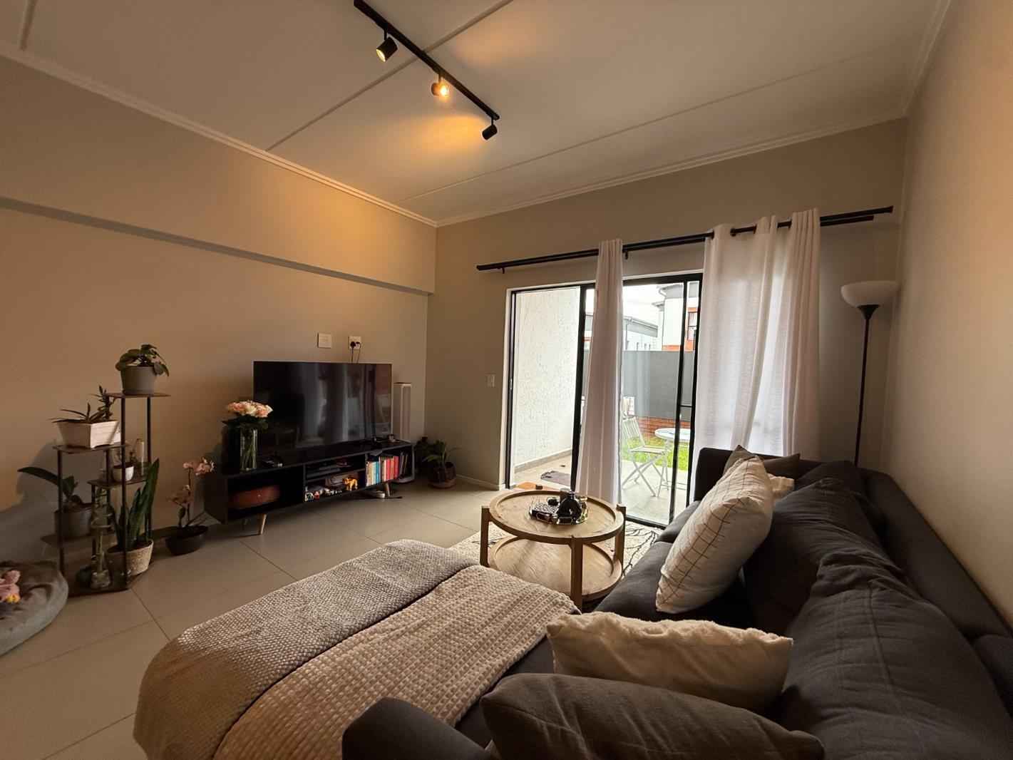 2 Bedroom Apartment in Bryanston