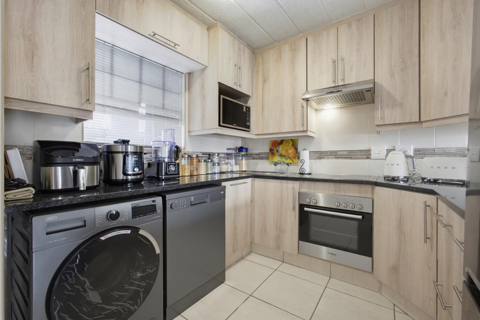 2 Bedroom Apartment in Ravenswood