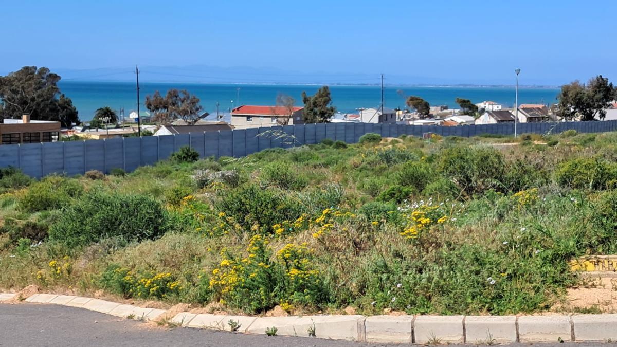 297 m² Land available in St Helena Views