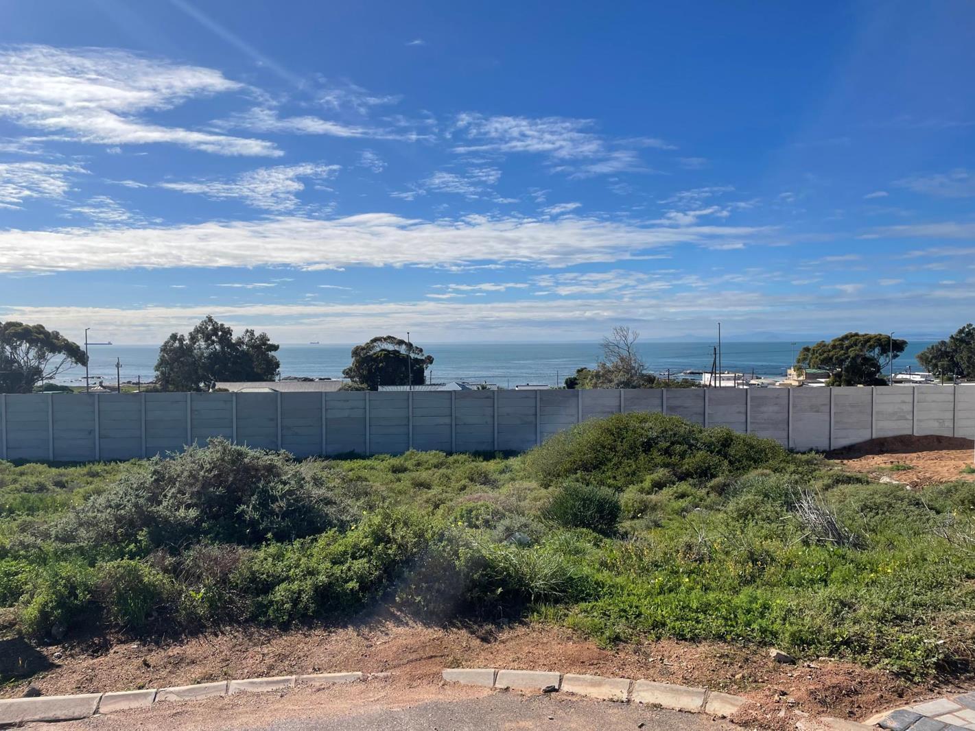 294 m² Land available in St Helena Views