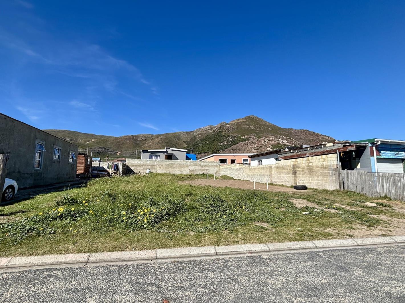 350 m² Land available in Hawston