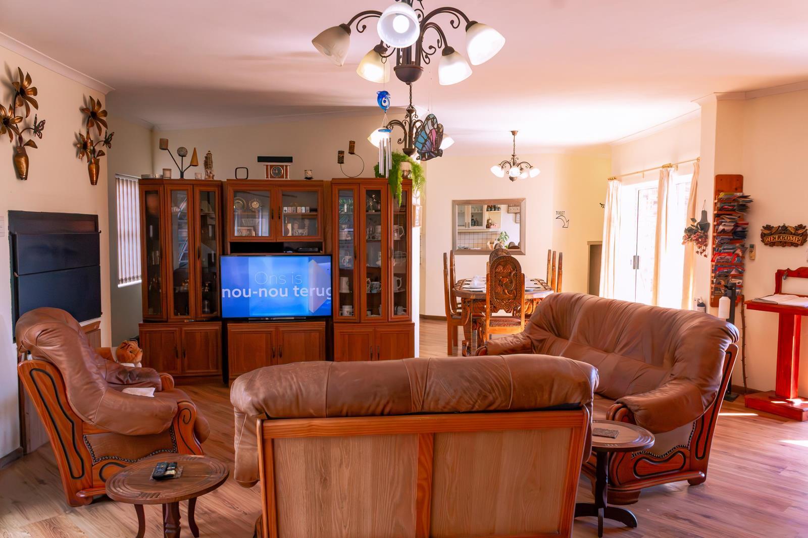 5 Bedroom House in Perlemoenbaai