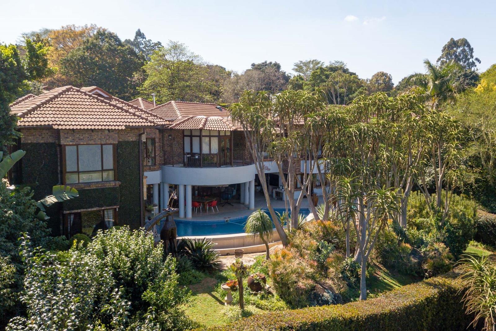 6 Bedroom House in White River Country Estate