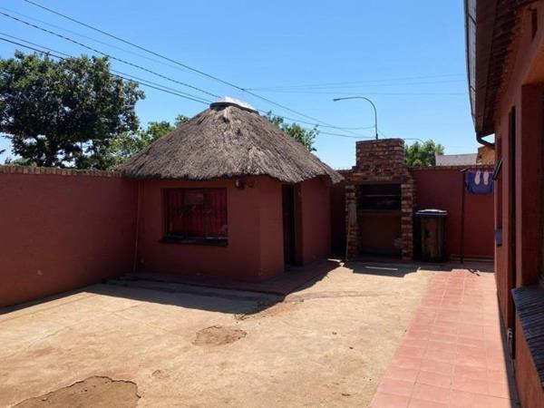 2 Bedroom House in Dobsonville