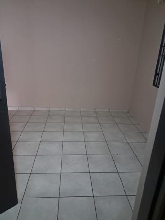 1 Bedroom Garden Cottage in Bezuidenhout Valley
