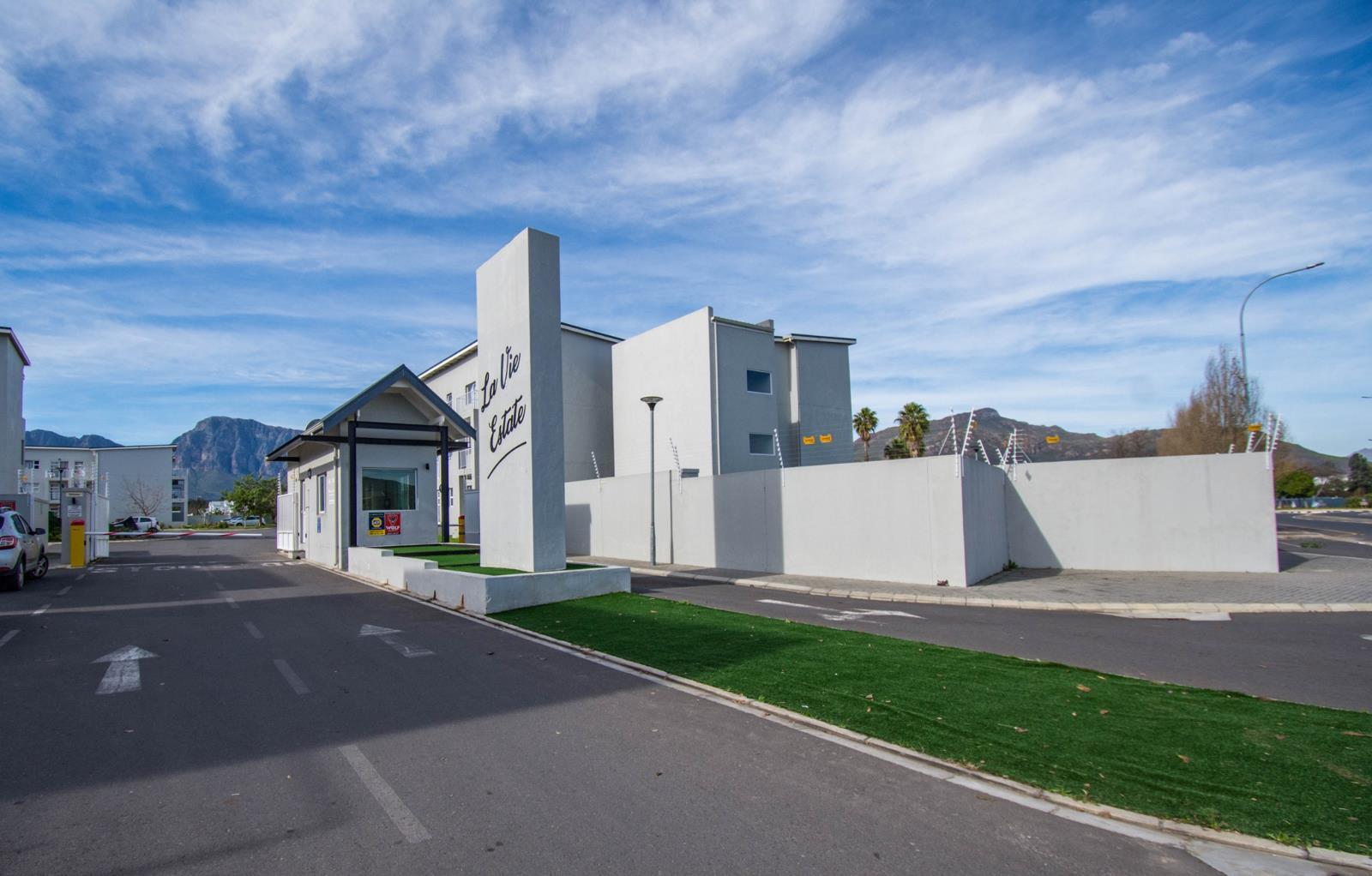 1 Bedroom Apartment in Klein Parys